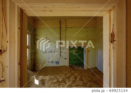 Sand has invaded and taken over these rooms in Kolmanskoppe Sand has invaded and taken over these rooms in Kolmanskoppe 69925134