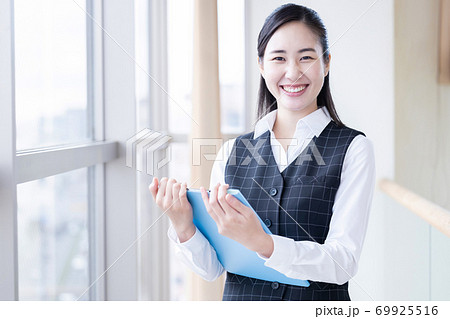 ビジネス 女性 ビジネス 女性 69925516