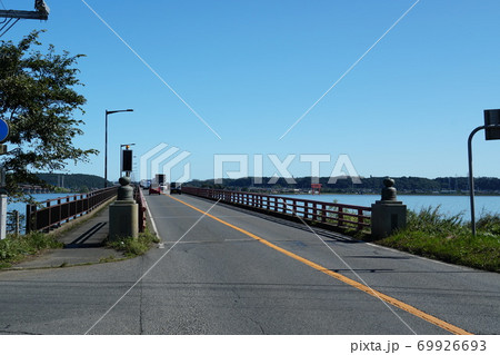 茨城県鹿嶋市の青空を背景にした神宮橋の風景 茨城県鹿嶋市の青空を背景にした神宮橋の風景 69926693