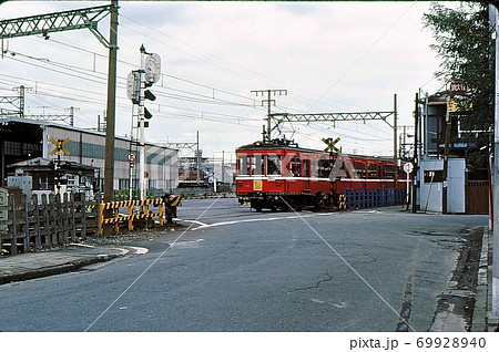 昭和51年 京急大師線230型 川崎 古いカラー写真 神奈川県の写真素材 