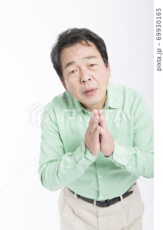 お願いするをミドル男性 お願いするをミドル男性 69930165