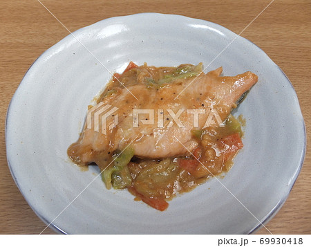家庭の鮭のちゃんちゃん焼き 家庭の鮭のちゃんちゃん焼き 69930418