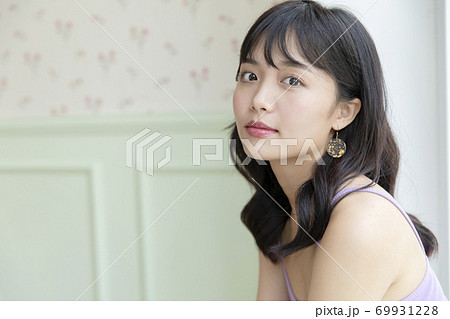 女性 ポートレート ビューティー 女性 ポートレート ビューティー 69931228
