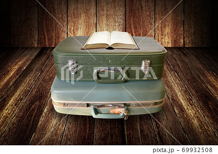 Guild book on vintage travel bag Guild book on vintage travel bag 69932508