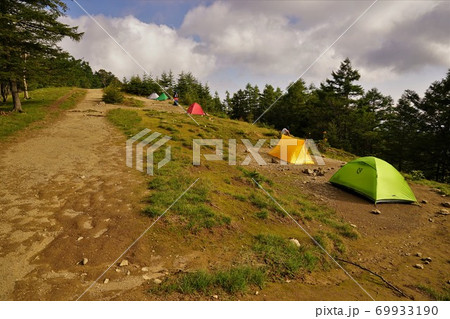 雲取山奥多摩小屋のテント場 69933190