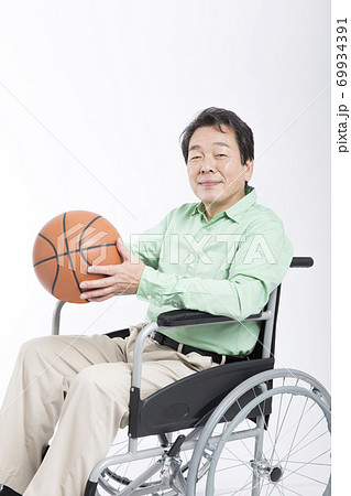 車椅子バスケ 69934391