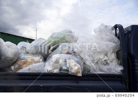 トラック 貨物車 ゴミ 69940204