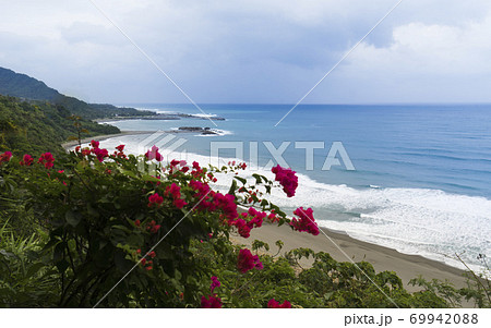 台湾 ビーチ 浜辺 69942088