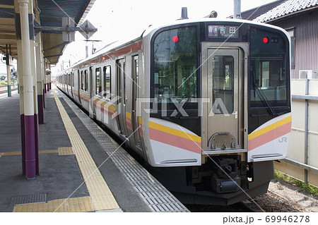 弥彦線E129系（東三条駅） 69946278