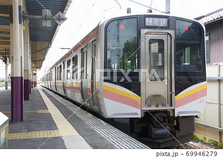 弥彦線E129系(東三条駅) 弥彦線E129系(東三条駅) 69946279