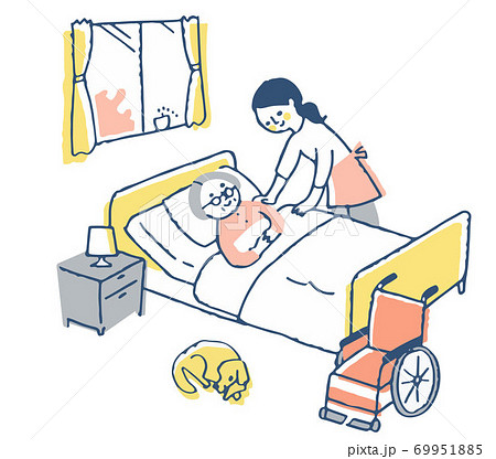 介護イメージ ベッドにいるシニア女性と介護する女性 介護イメージ ベッドにいるシニア女性と介護する女性 69951885