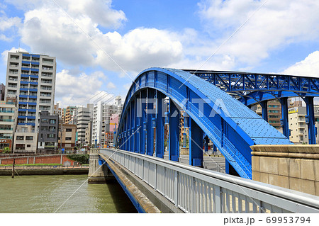 東京　隅田川にかかる駒形橋 69953794