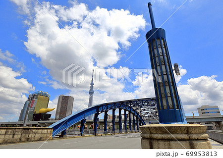 東京　隅田川にかかる駒形橋 69953813