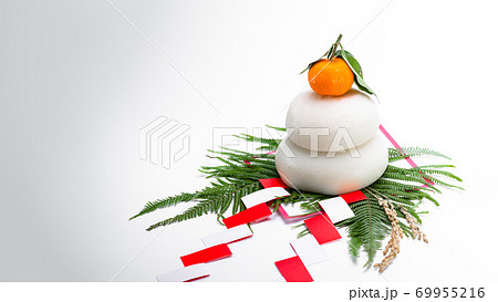 鏡餅 かがみもち 正月飾り 三宝 台座 なしの写真素材