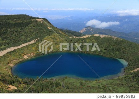 一切経山からの五色沼の眺め 一切経山からの五色沼の眺め 69955982