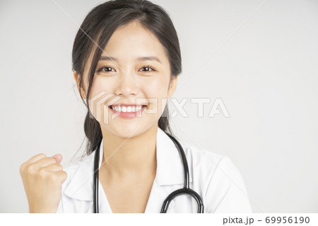 女性 ポートレート 医者 女性 ポートレート 医者 69956190