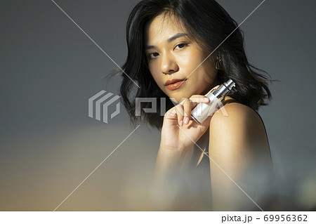 女性 ポートレート ビューティー 女性 ポートレート ビューティー 69956362