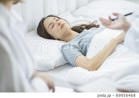 女性 医者 仕事 女性 医者 仕事 69956468