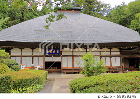 安楽寺本堂　別所温泉 69959248