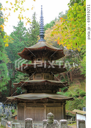 国宝 安楽寺八角三重塔 69959251