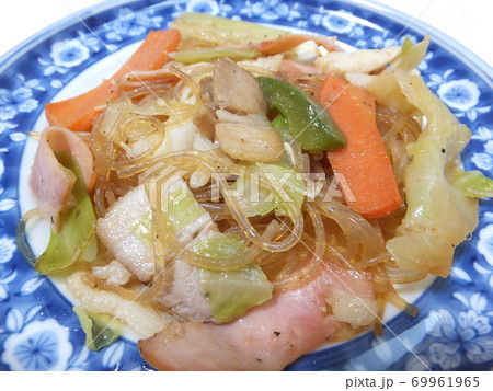 家庭の春雨の炒め物 69961965