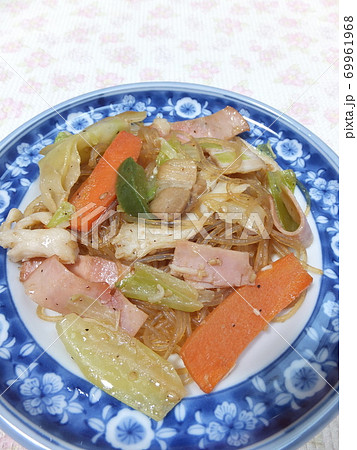 家庭の春雨の炒め物 69961968
