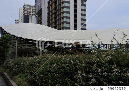 帆船をイメージしたユニバーサルシティ駅 69962336