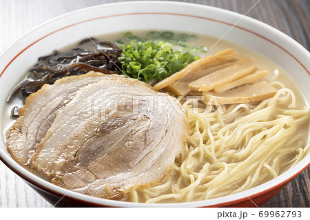 豚骨ラーメン 豚骨ラーメン 69962793
