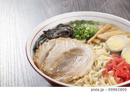 豚骨ラーメン 豚骨ラーメン 69962800