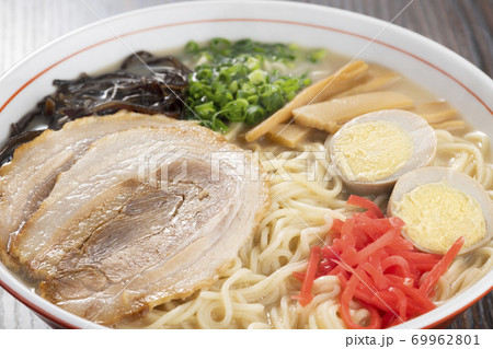豚骨ラーメン 69962801