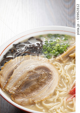 豚骨ラーメン 豚骨ラーメン 69962812