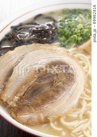 豚骨ラーメン 豚骨ラーメン 69962816