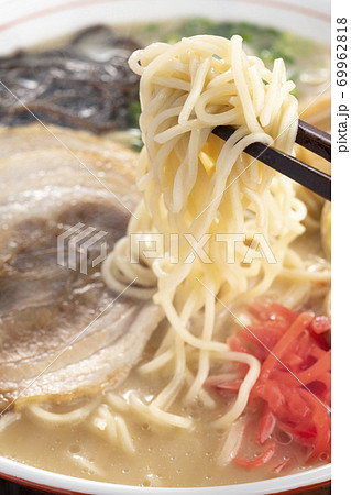 豚骨ラーメン 豚骨ラーメン 69962818
