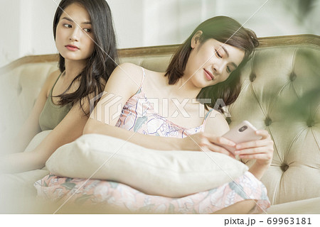 Women, couple, lifestyle 69963181