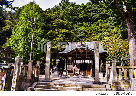 穴場観光地 城崎温泉 温泉街に佇む四所神社の写真素材