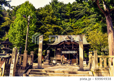 穴場観光地 城崎温泉 温泉街に佇む四所神社の写真素材 穴場観光地 城崎温泉 温泉街に佇む四所神社の写真素材