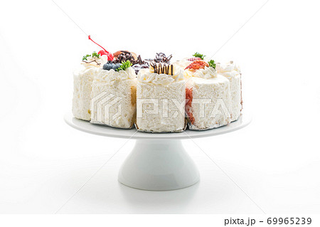 different pieces of cake 69965239