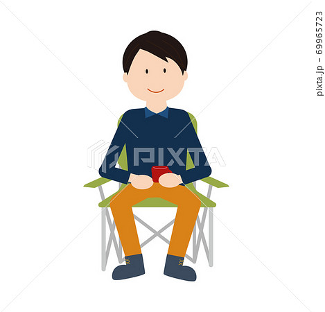 アウトドアな椅子に座る男性のイラスト素材