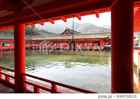 広島県　秋　廿日市市　宮島　厳島神社 69970810