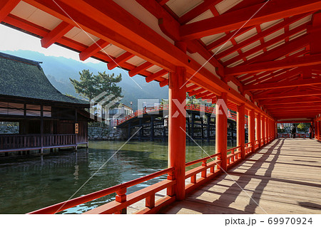 広島県　秋　廿日市市　宮島　厳島神社 69970924