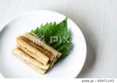 細ごぼうの漬け物 細ごぼうの漬け物 69971145