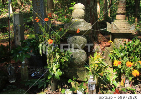 桔梗塚（明智光秀の墓）岐阜県山県市 69972920