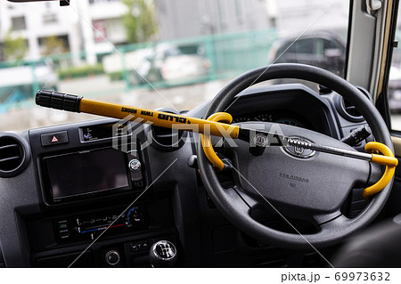 車の盗難 69973632
