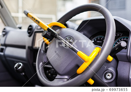 車の盗難 69973655