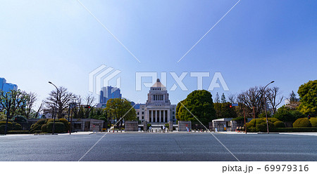 国会議事堂の外観【日本の政治のイメージ】 69979316