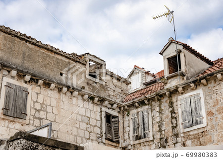 Abandoned house on the island of Vis, Croatia Abandoned house on the island of Vis, Croatia 69980383
