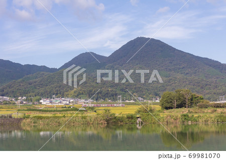 千股池から見る二上山 千股池から見る二上山 69981070