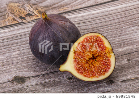 Sweet purple slice of fig Sweet purple slice of fig 69981948