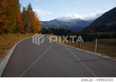 the Mountain road the Mountain road 69982020