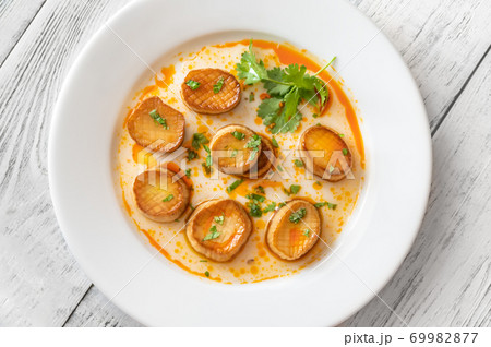 King oyster mushroom scallops King oyster mushroom scallops 69982877
